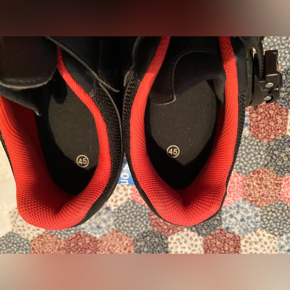 Like New Peloton shoes Excellent Preowned Condition size 45/12 - Picture 2 of 9